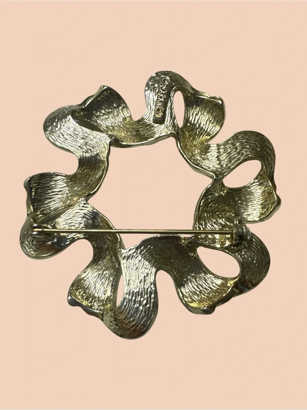 Gold Twisted Ribbon  Brooch